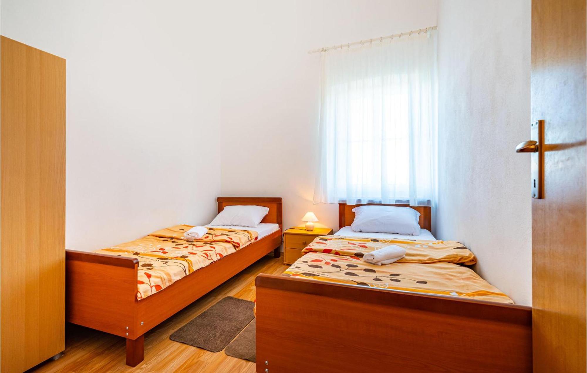 2 Bedroom Amazing Apartment In Nevidane Экстерьер фото