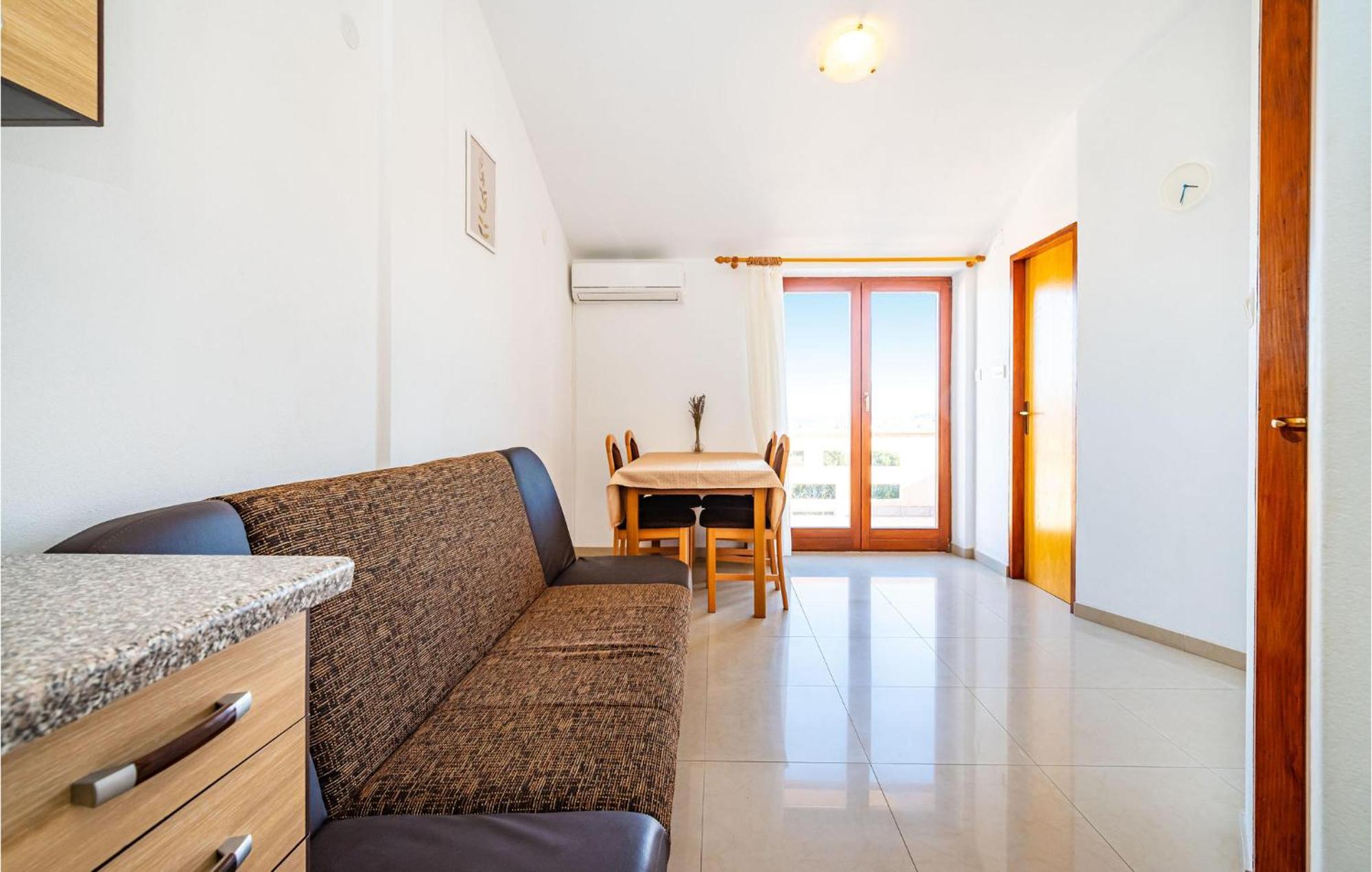 2 Bedroom Amazing Apartment In Nevidane Экстерьер фото